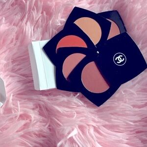 New CHANEL SAMPLE Blush Set + Camellia  Parfumez-Moi Chalk to spray with perfume